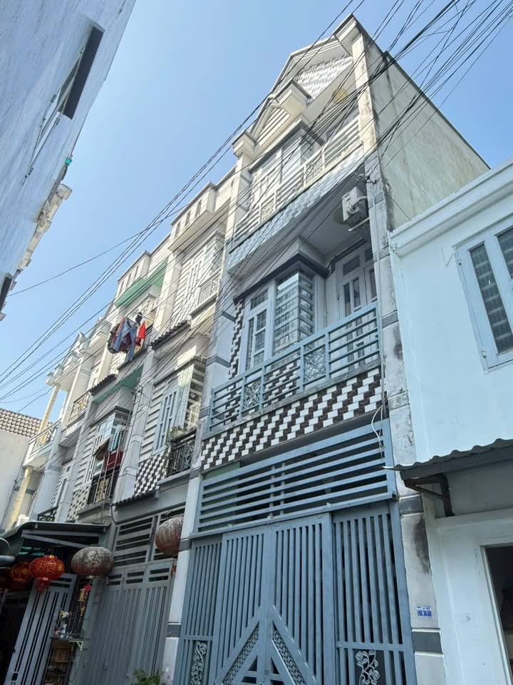 Nhà phố 3 tầng tại Hiệp Thành 17, Quận 12 - Giá 2.15 tỷ, sẵn sàng vào ở!