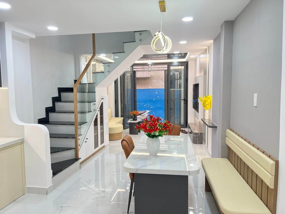 Townhouse HXH Hoàng Văn Thụ, Quận Phú Nhuận 36m² giá 9.2 tỷ - Nhà mới đón Tết thịnh vượng!
