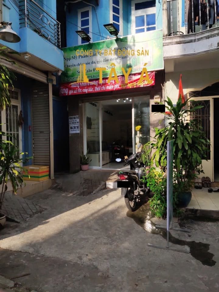 Nhà bán hẻm xe hơi tại Phường Phú Trung, Tân Phú - Diện tích 35.8m², chỉ 5.7 tỷ!