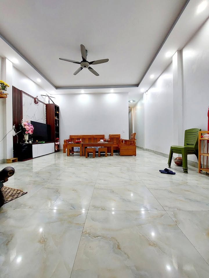 Nhà khung cứng 1 tầng tại đường A5, Lào Cai 100m² giá 2.25 tỷ - Pháp lý rõ ràng!