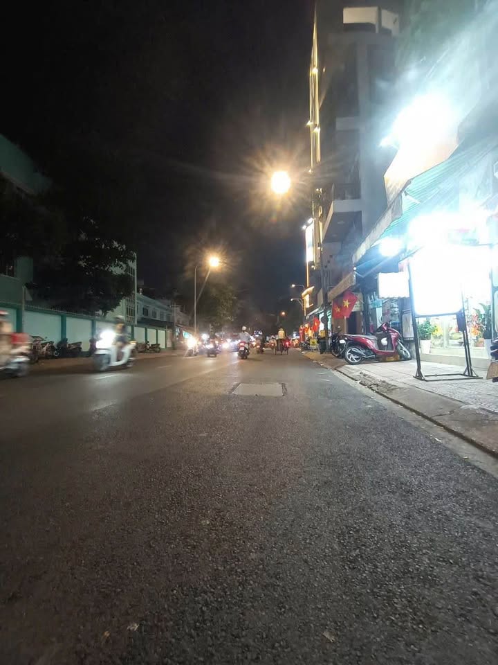 Mặt tiền kinh doanh Đường Lê Bình, Quận Tân Bình, 32.5m² - Cơ hội đầu tư sinh lời!