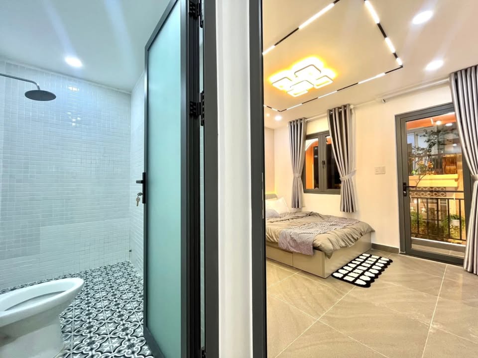 FrontHouse Phan Xích Long 3.3m² giá 5.35 tỷ - Kinh doanh thuận lợi ngay Cầu Bông!