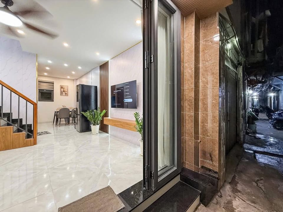 Nhà riêng 2 tầng tại Ngô Tất Tố, Quận Bình Thạnh, 42m² giá 4.6 tỷ - Sẵn sàng vào ở ngay!