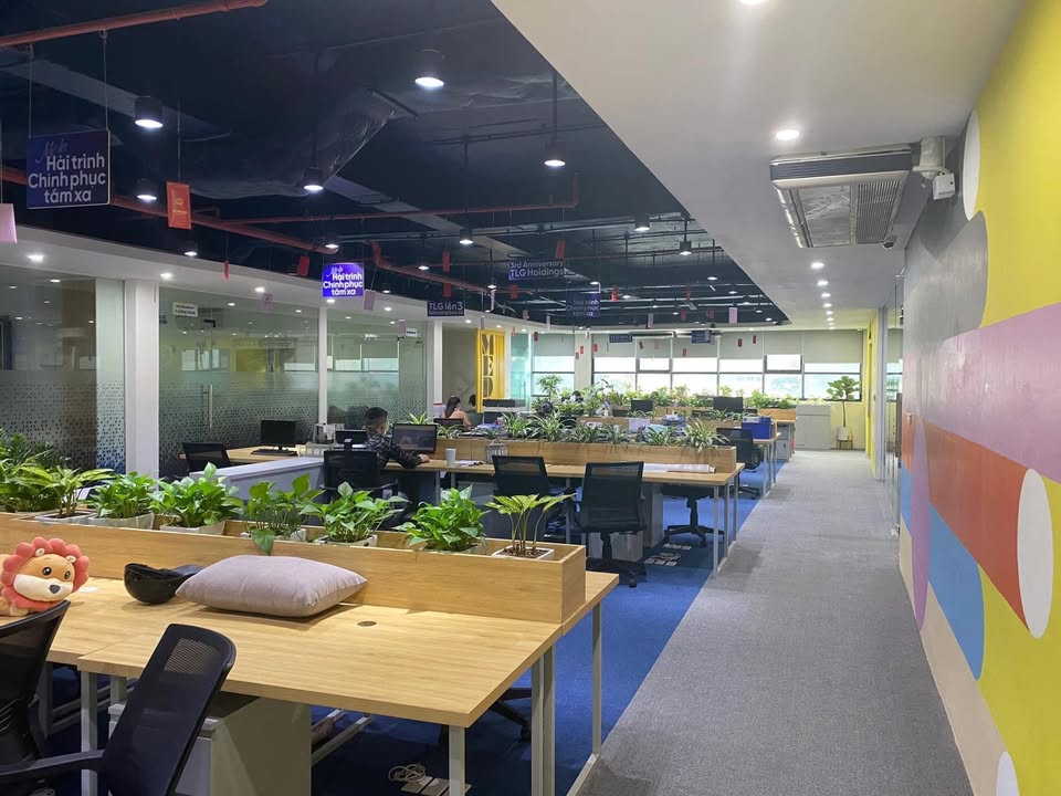 Cho thuê văn phòng tại Nguyễn Hoàng, Cầu Giấy 170m² giá 30 triệu - Full nội thất, làm việc ngoài giờ miễn phí!
