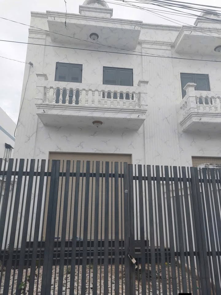 Nhà 1 trệt 1 lầu Phường 9, TP Vĩnh Long 105m² giá 2.1 tỷ - Vị trí đắc địa, vào ở ngay!