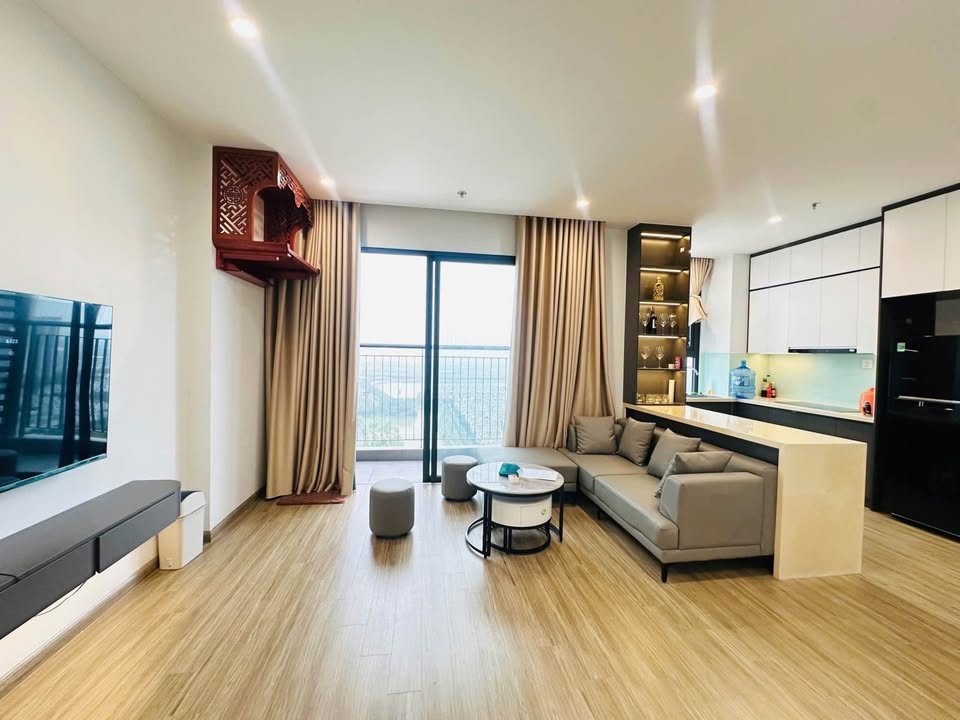 Căn hộ VinOceanPark Long Biên 64m² giá 4.9 tỷ - View hồ Ngọc Trai đẹp mắt!