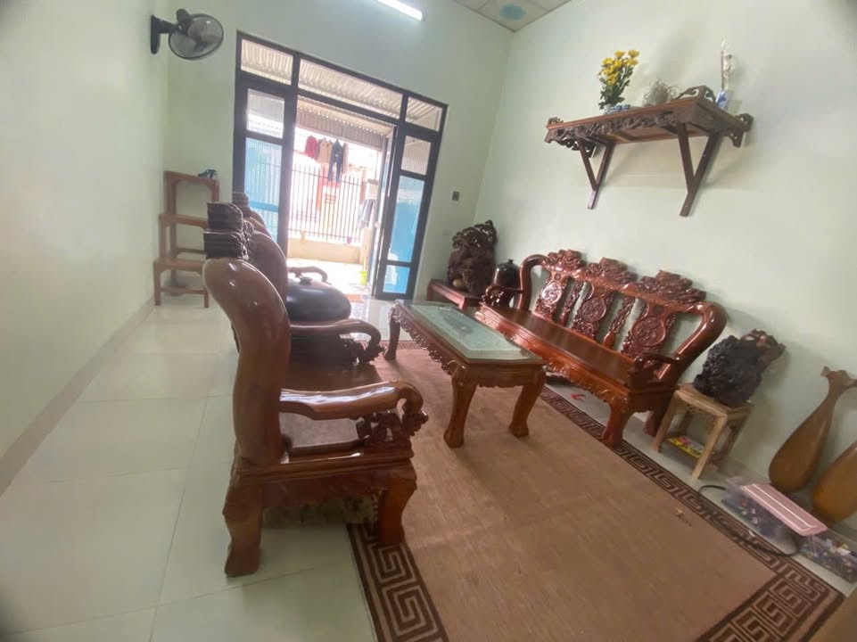 Nhà C4 phường Tân Phong, Lai Châu 140m² giá 700 triệu - Sẵn sàng cho gia đình bạn!