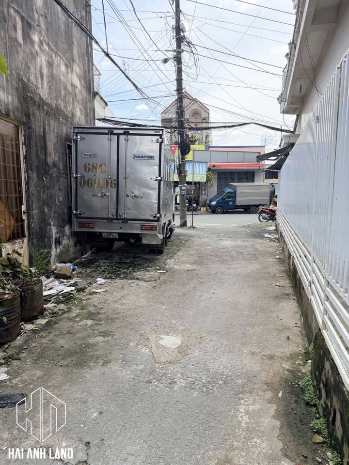 Nhà hẻm ô tô Nguyễn Chí Thanh 194.8m² giá 2.8 tỷ - Thương lượng với chính chủ!