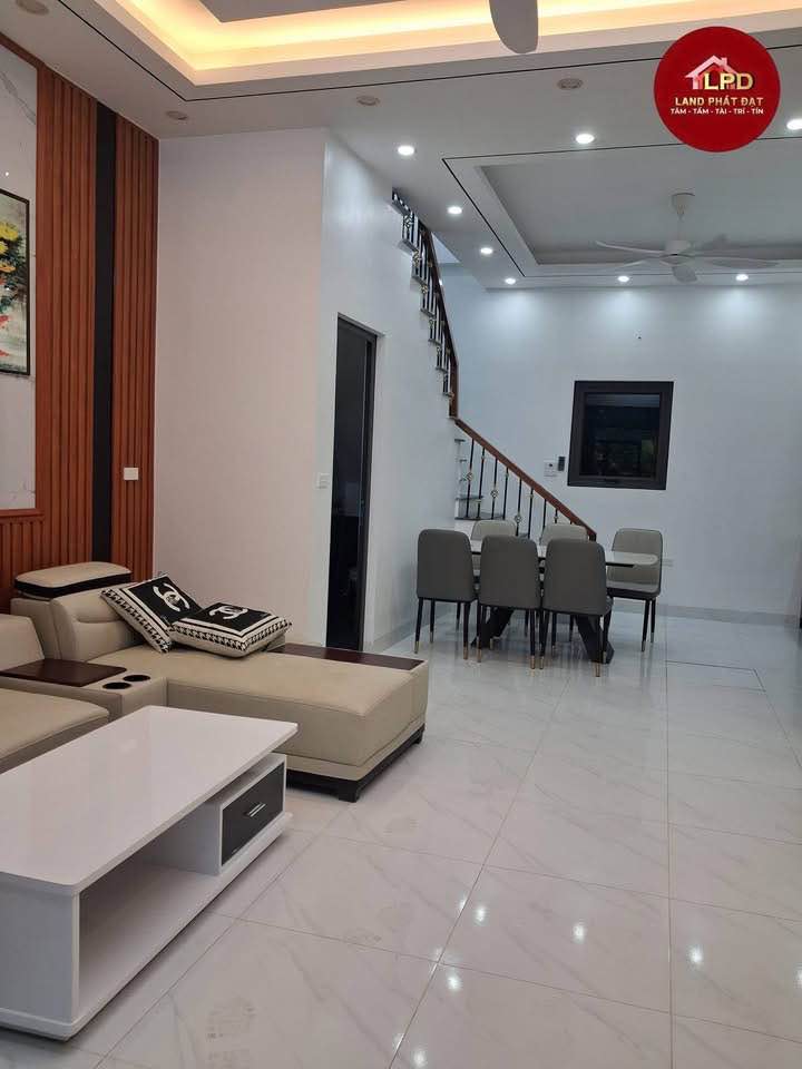 Nhà 3 tầng ngõ Trương Hán Siêu, Ninh Bình 90m² giá thỏa thuận - Ô tô tránh, gần viện, trường