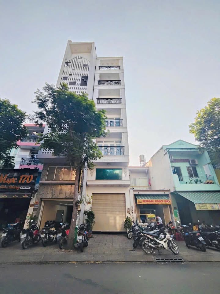FrontHouse mặt tiền Cách Mạng Tháng 8 Quận 3 60m² giá 27 tỷ - Đầu tư sinh lời ngay!