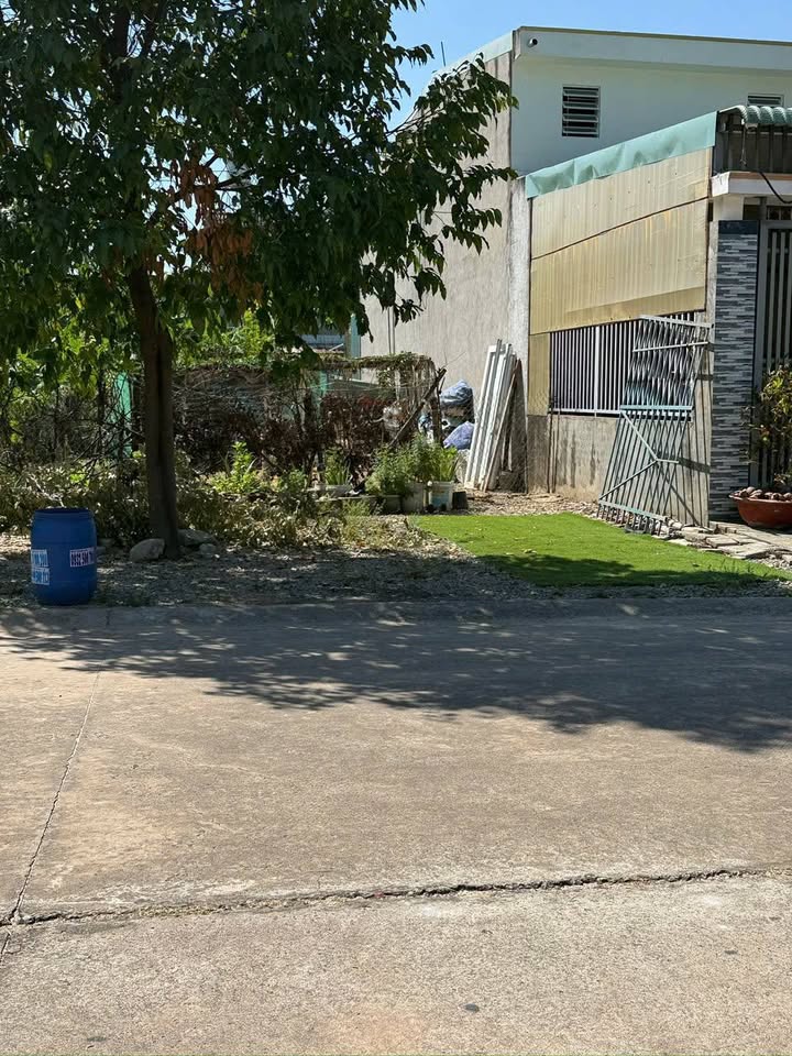 Đất thổ cư Phường Mỹ Phước 144m² giá 1.9 tỷ - Sổ hồng chính chủ, vị trí đắc địa!