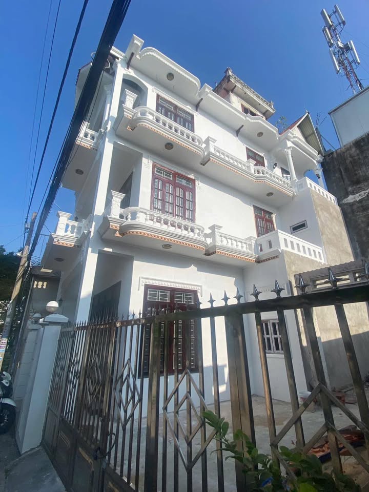 Nhà 3 tầng Lê Thị Hoa, Bình Chiểu 84m² giá 5.4 tỷ - Sổ hồng chính chủ, hoàn công chuẩn!