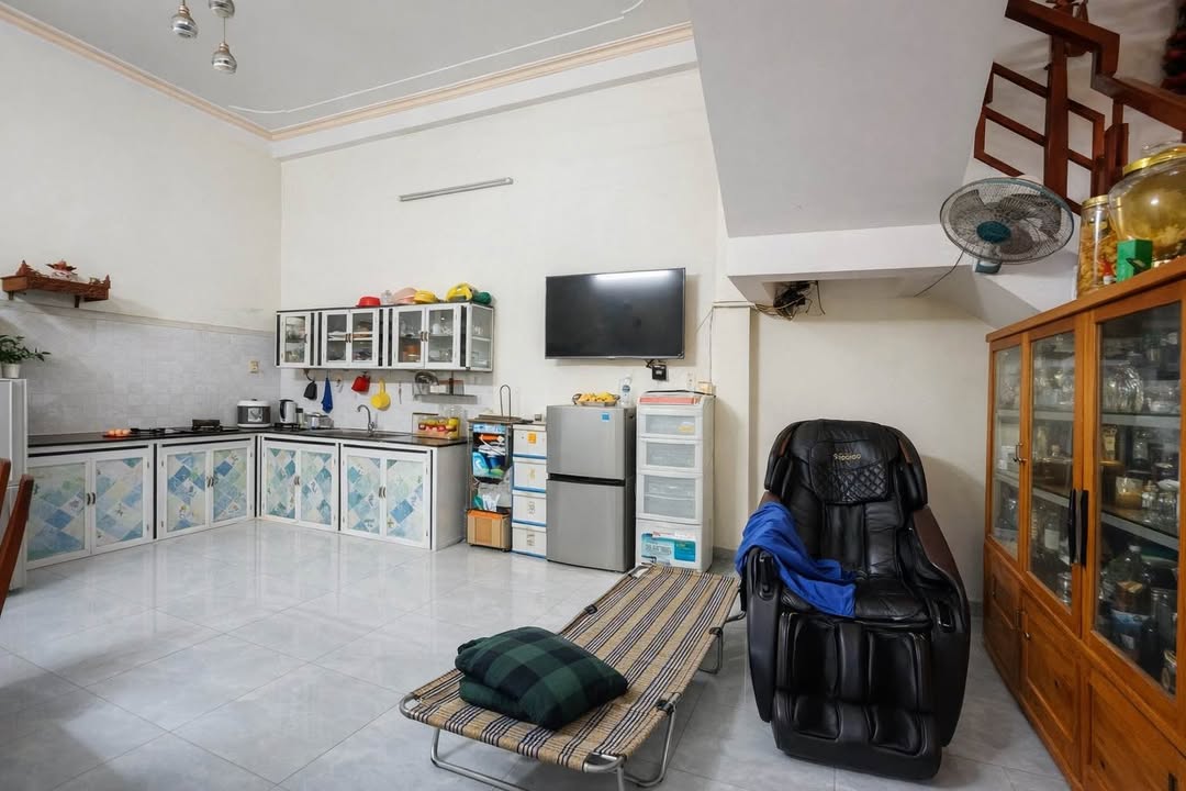 Nhà 2 tầng Nguyễn Phan Vinh 125m² giá 6 tỷ - Ô tô đỗ cửa, gần biển!