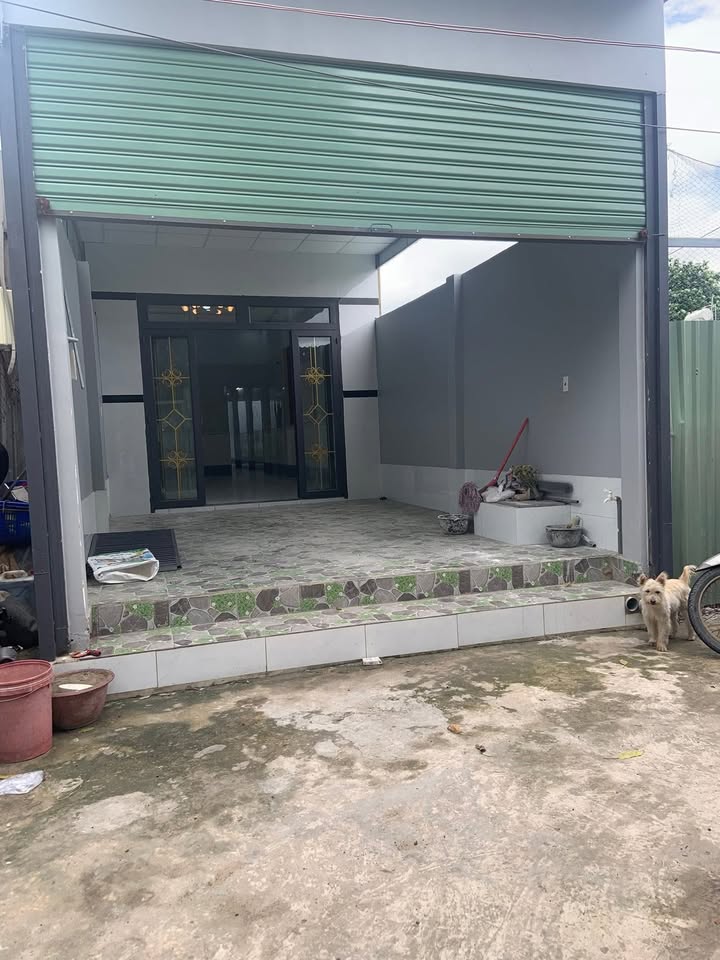 Nhà Sổ Chung 108m² tại Thới Tam Thôn Hóc Môn giá 2.2 tỷ - Đang chờ chủ mới!