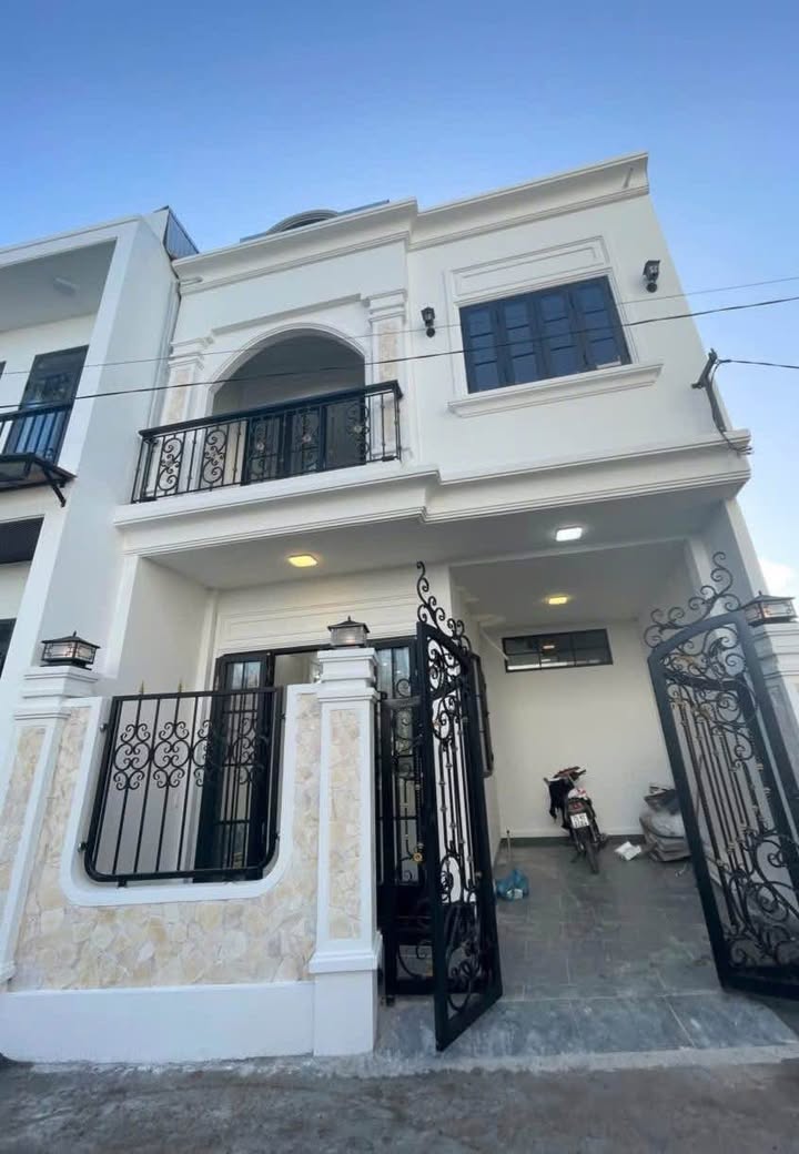 Nhà 2 tầng Phạm Bá Nguyên, Huế 64m² giá 2.5 tỷ - Sẵn sàng vào ở ngay!