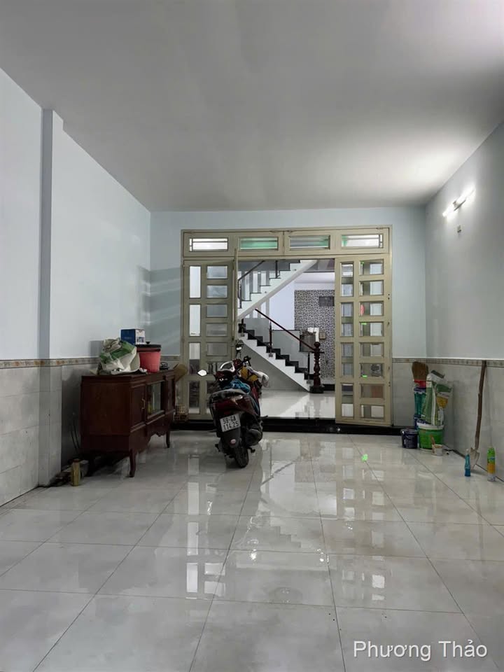 Nhà mặt tiền Tân Thới Hiệp, Quận 12 diện tích 81m² giá 16 triệu - Kinh doanh thuận lợi!