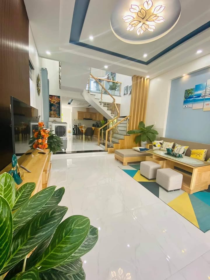 Nhà đẹp Tân Sơn, Tân Bình 48m² giá 4 tỷ - Full nội thất, gần Metro!