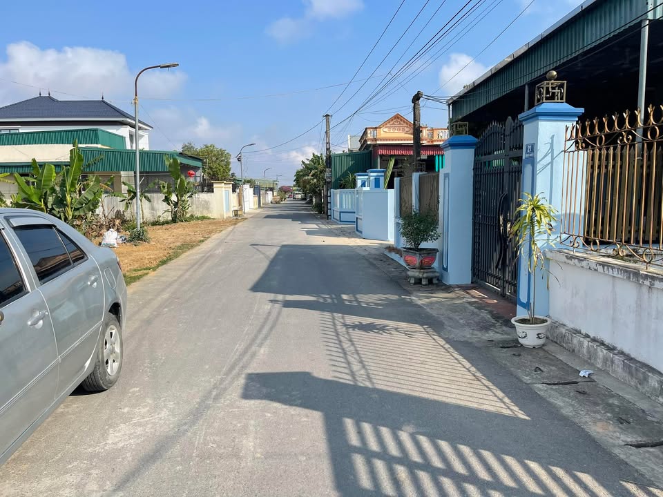 Đất nền Quảng Giao, Sầm Sơn 700m² giá 1 tỷ - Vị trí đắc địa, pháp lý rõ ràng!