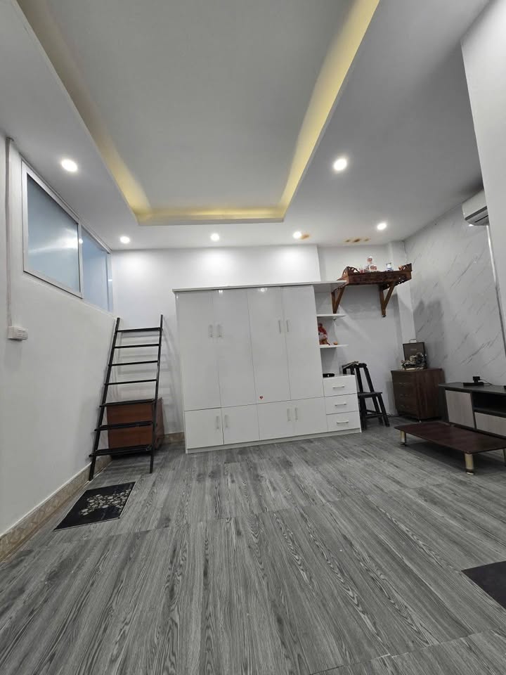 Căn hộ 35m² phố Tân Ấp, Ba Đình chỉ 1 tỷ - Cơ hội vàng cho nhà đầu tư!