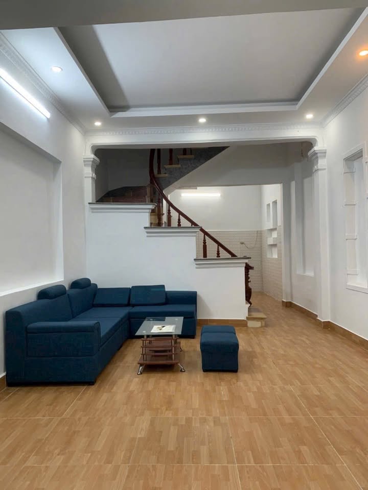 Nhà 3 tầng tại ngõ phố Trần Cảnh, Hải Dương - Giá 2.25 tỷ - Ô tô vào nhà