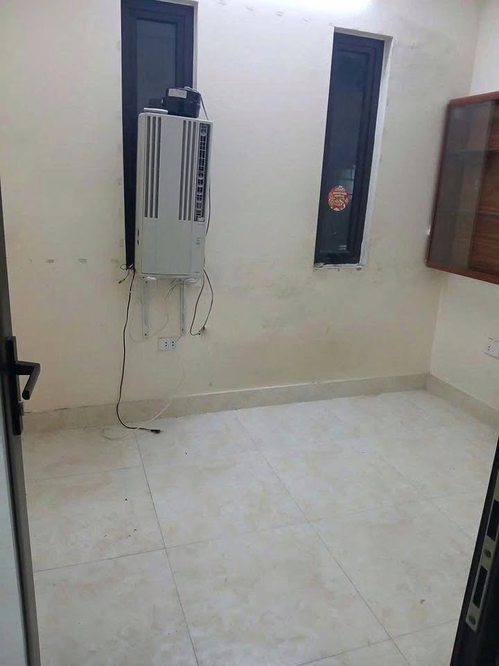 Nhà phố Tân Ấp, Phúc Xá 4 tầng giá chỉ 4,5 triệu - Thuận tiện gần Hồ Trúc Bạch!