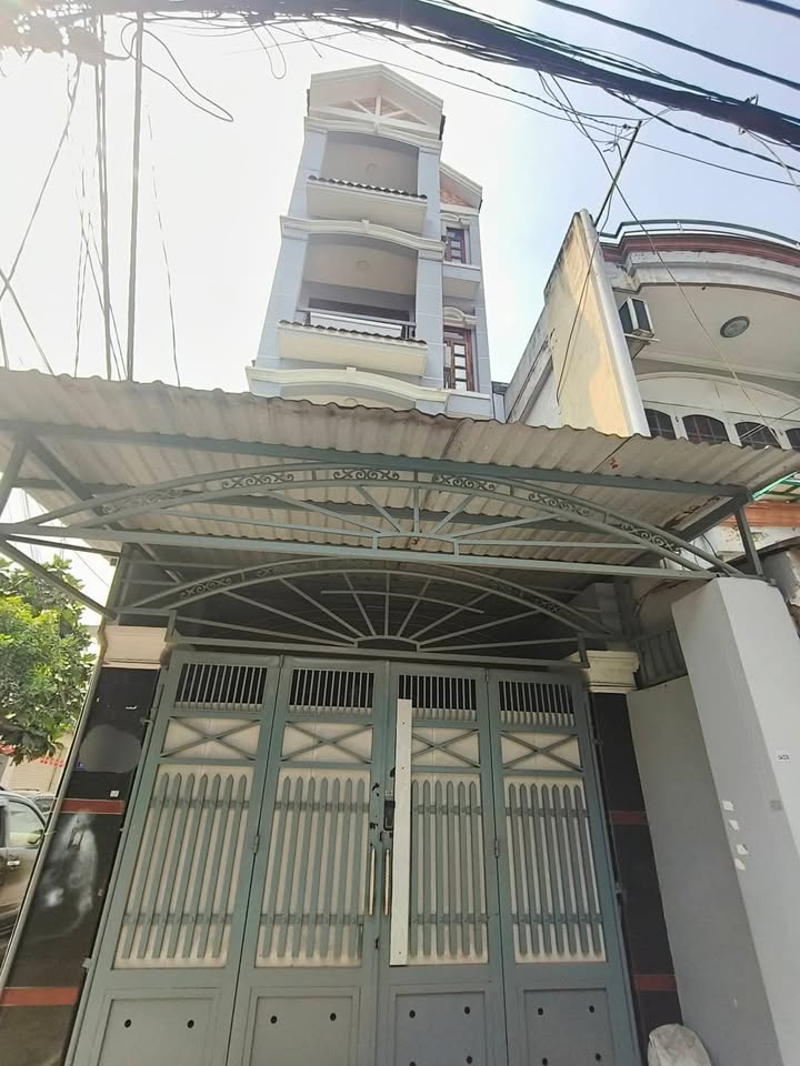 Căn hộ dịch vụ góc 2 mặt tiền kênh Tham Lương, Quận Gò Vấp, 72m² giá 11 tỷ - Tiềm năng lợi nhuận cao!