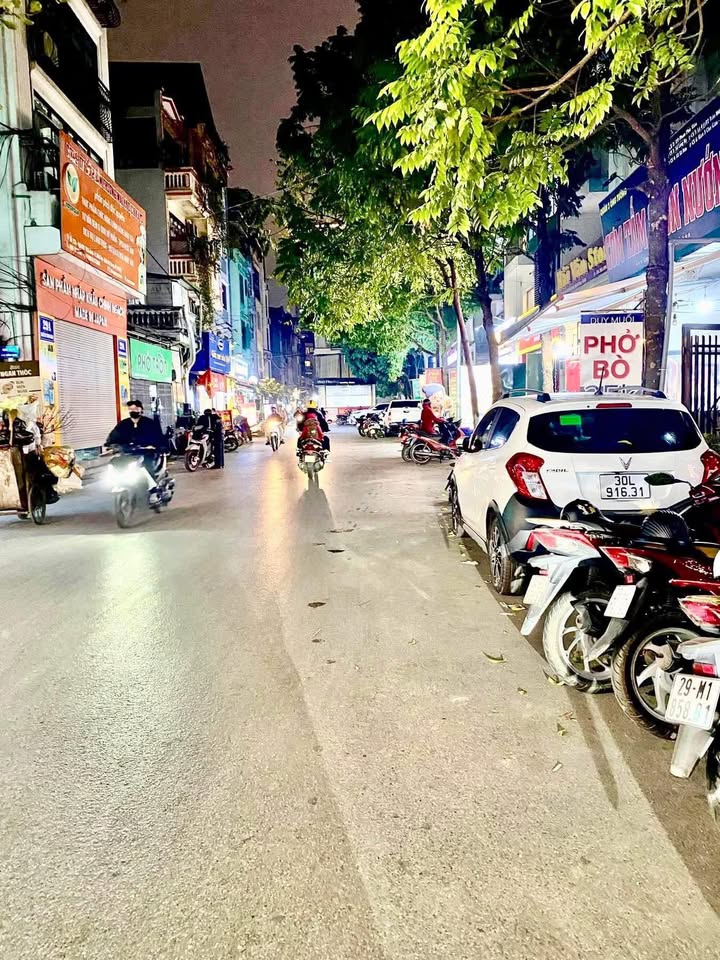 Nhà mặt phố Thị trấn Yên Lạc 38m² giá thỏa thuận - Ô tô tránh thông, kinh doanh tốt!