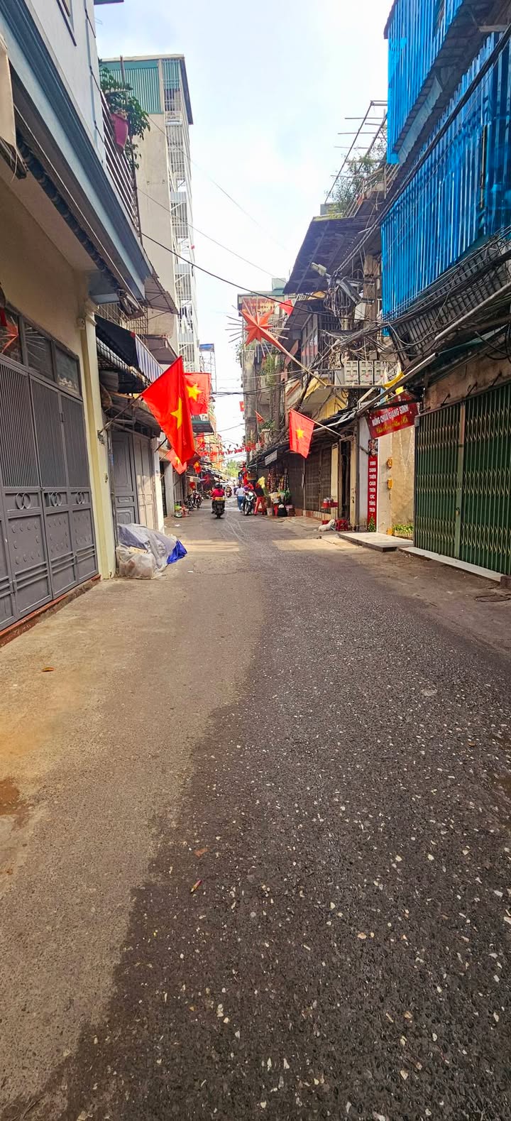 Nhà 5 tầng Trần Khát Chân 83m² giá 15 tỷ - Thiết kế hiện đại, đầy đủ nội thất!