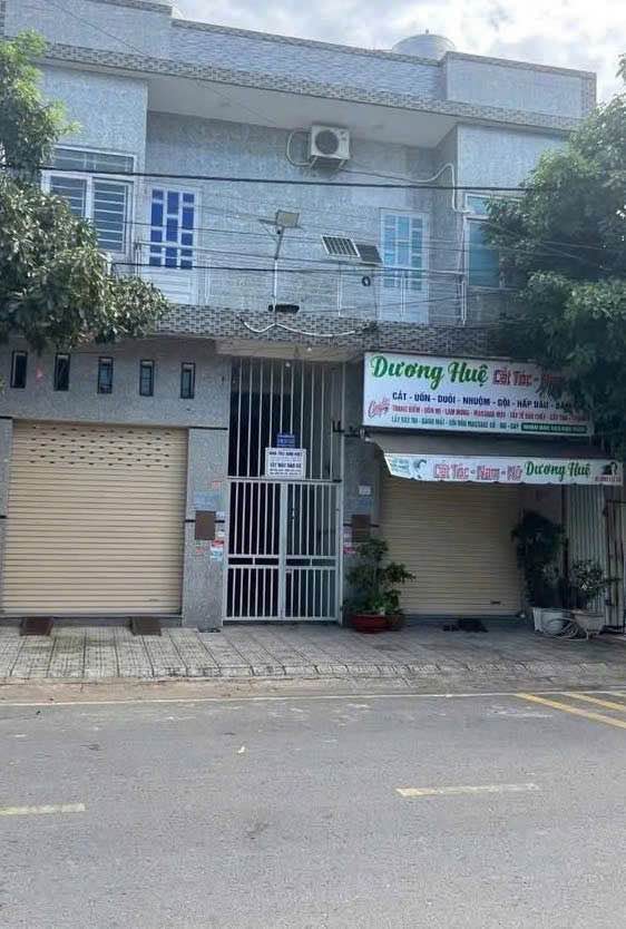 Townhouse mặt tiền NA12 KDC Việt Sing 200m² giá 12 tỷ - Đầu tư sinh lời ngay!
