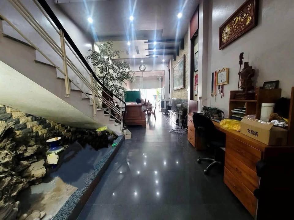 Nhà 4 tầng trung tâm Đông Hải 90m² giá 7.5 tỷ - Thiết kế kiên cố, công năng đầy đủ!