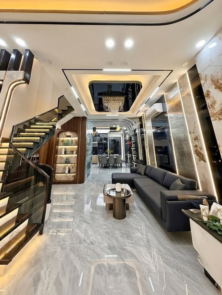 Nhà đẹp hiện đại đường Huỳnh Tấn Phát, Quận 7, 124m² chỉ 11 tỷ - Full nội thất cao cấp!