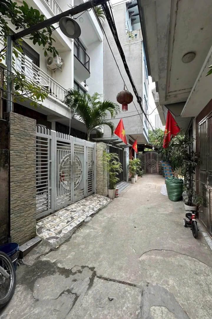 Nhà riêng Hoài Đức 70m² giá 9.2 tỷ - Ô tô đỗ cửa, không quy hoạch!
