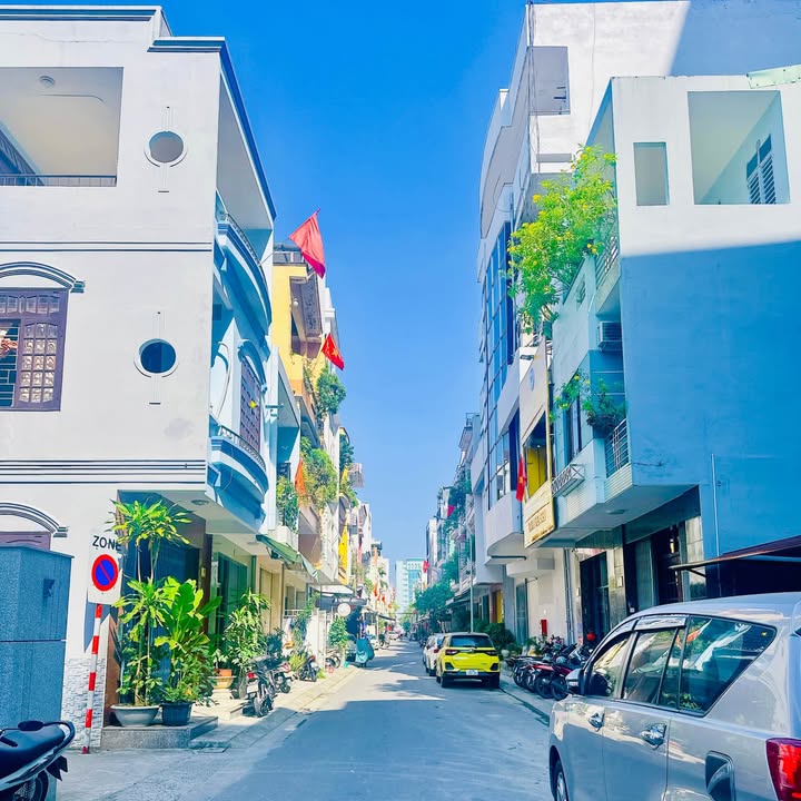 Nhà 2 tầng lô góc Đường Lưu Quý Kỳ 80m² giá 7 tỷ - Vị trí đắc địa trung tâm Đà Nẵng!