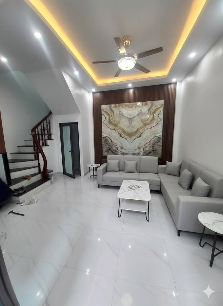 Nhà Định Công 33m² giá thỏa thuận - Ô tô đỗ cửa, gần phố!