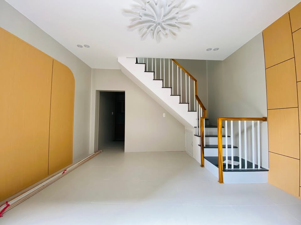 Nhà riêng 514/2 Hoàng Văn Thụ 40m² giá 2.59 tỷ - An cư lý tưởng!