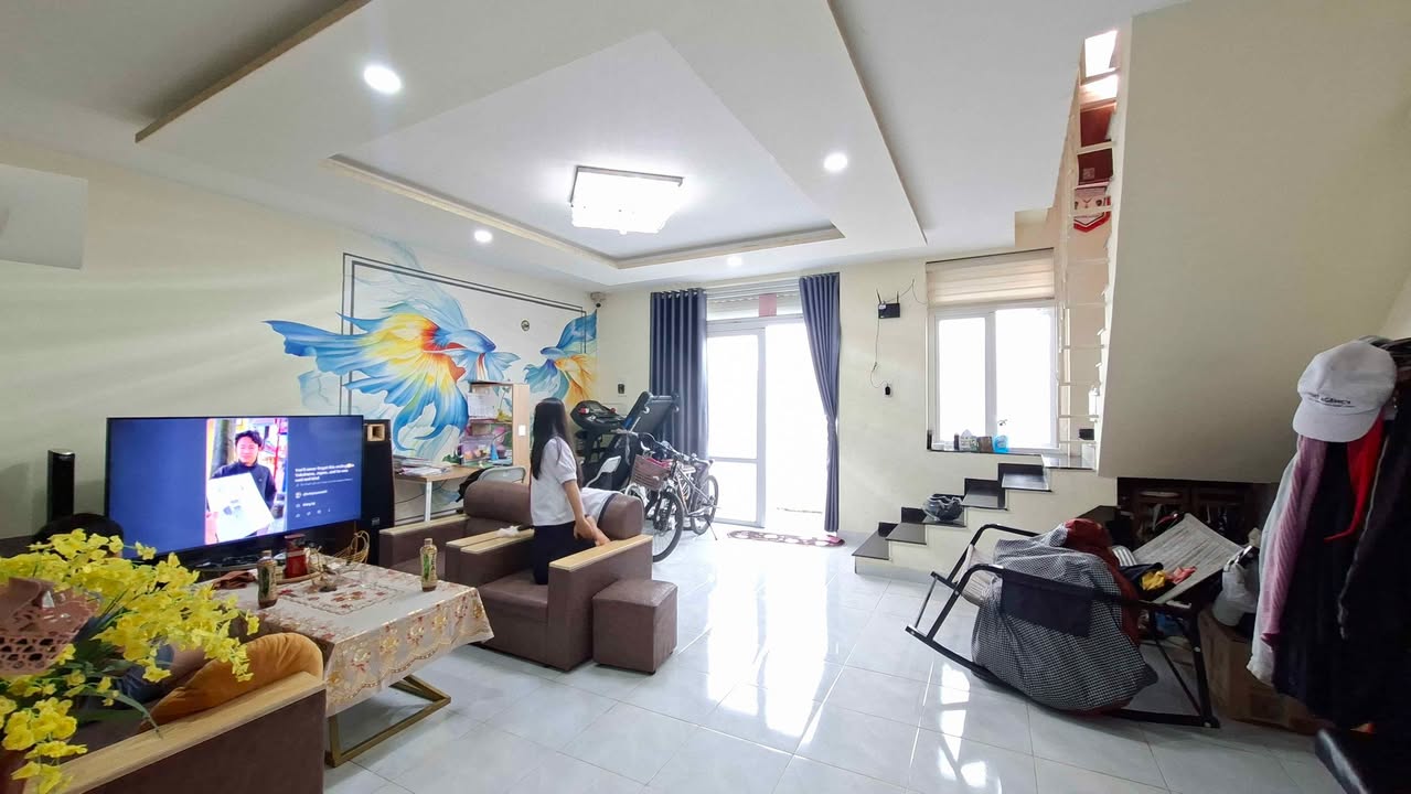 Nhà riêng Đà Lạt 70m² giá 5.6 tỷ - Pháp lý sổ riêng, thương lượng