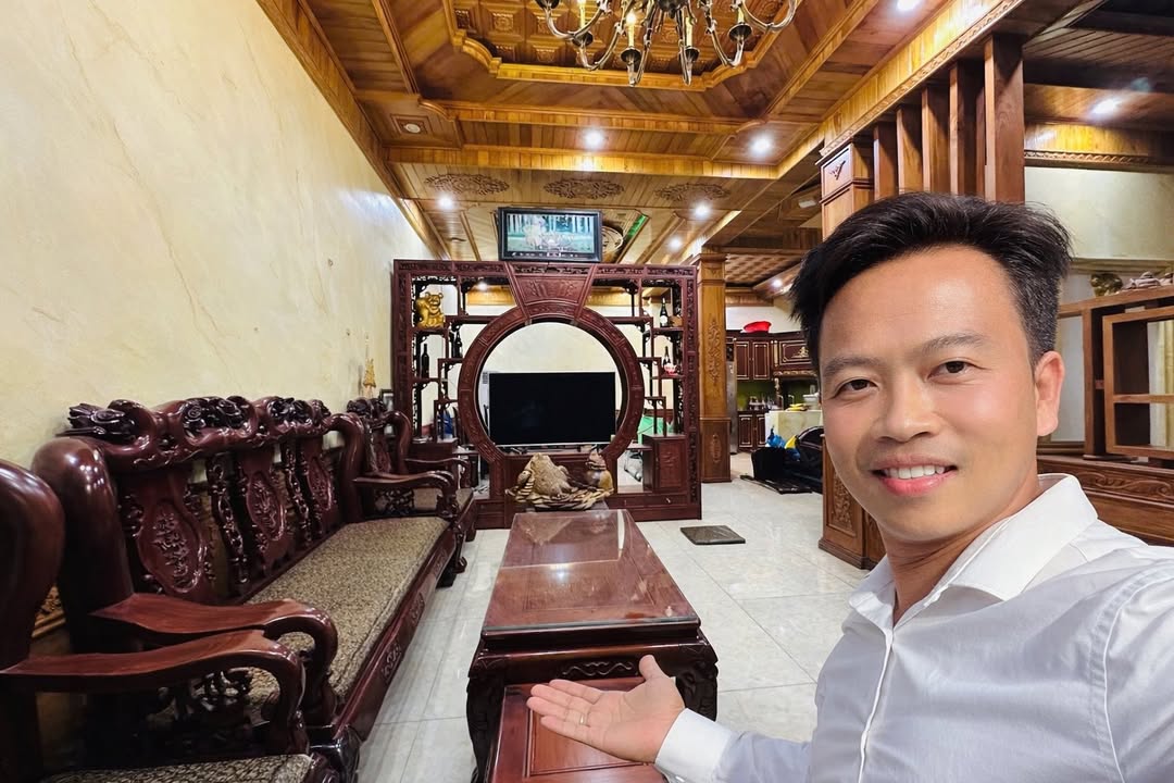 Nhà 3 tầng Tân Đông Hiệp, Dĩ An 113m² giá 8.5 tỷ - Nội thất gỗ cao cấp!