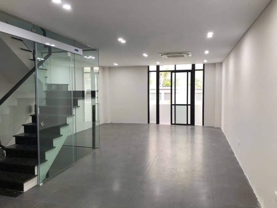 Sàn văn phòng cho thuê Vinhome Gardenia 80m² giá 11 triệu - Thông sàn rộng rãi, làm việc 24/7!