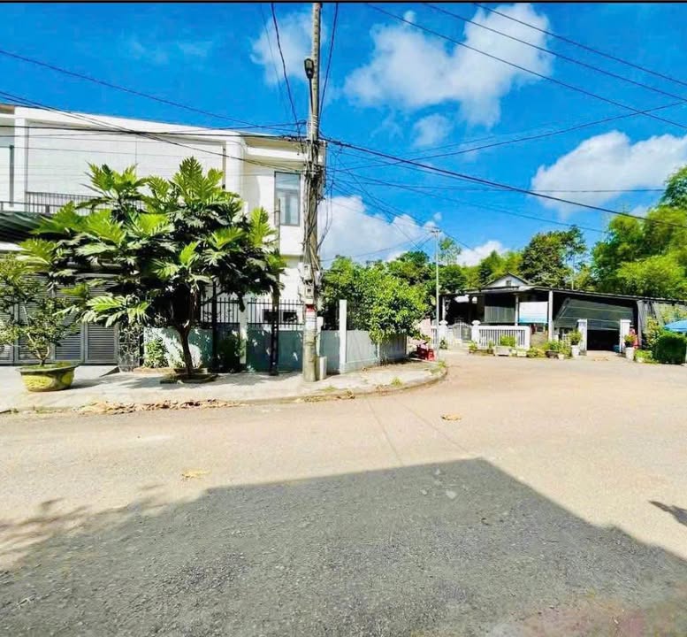 Đất Mặt Tiền Dương Quảng Hàm, Thủy Xuân 100m² giá 2.1 tỷ - Vị trí đắc địa, dân cư văn minh!