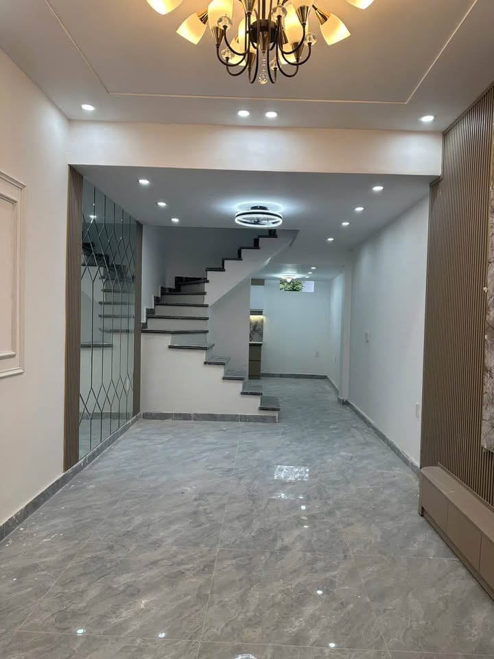 Nhà 3.5 tầng tại Chợ Con, Lê Chân, Hải Phòng 40m² giá chỉ 2.75 tỷ - Sổ đỏ chính chủ!