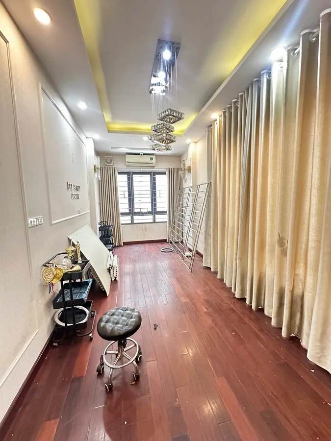 Nhà mặt phố Minh Khai, Quận Hai Bà Trưng, 23m² giá 12 tỷ - Thiết kế hiện đại, sẵn sàng giao dịch!