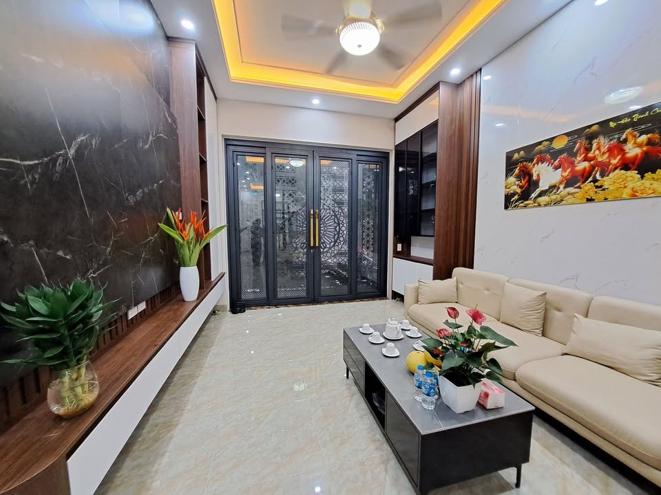 Nhà đẹp Khương Đình 40m² giá 11 tỷ - Sẵn sàng vào ở ngay!