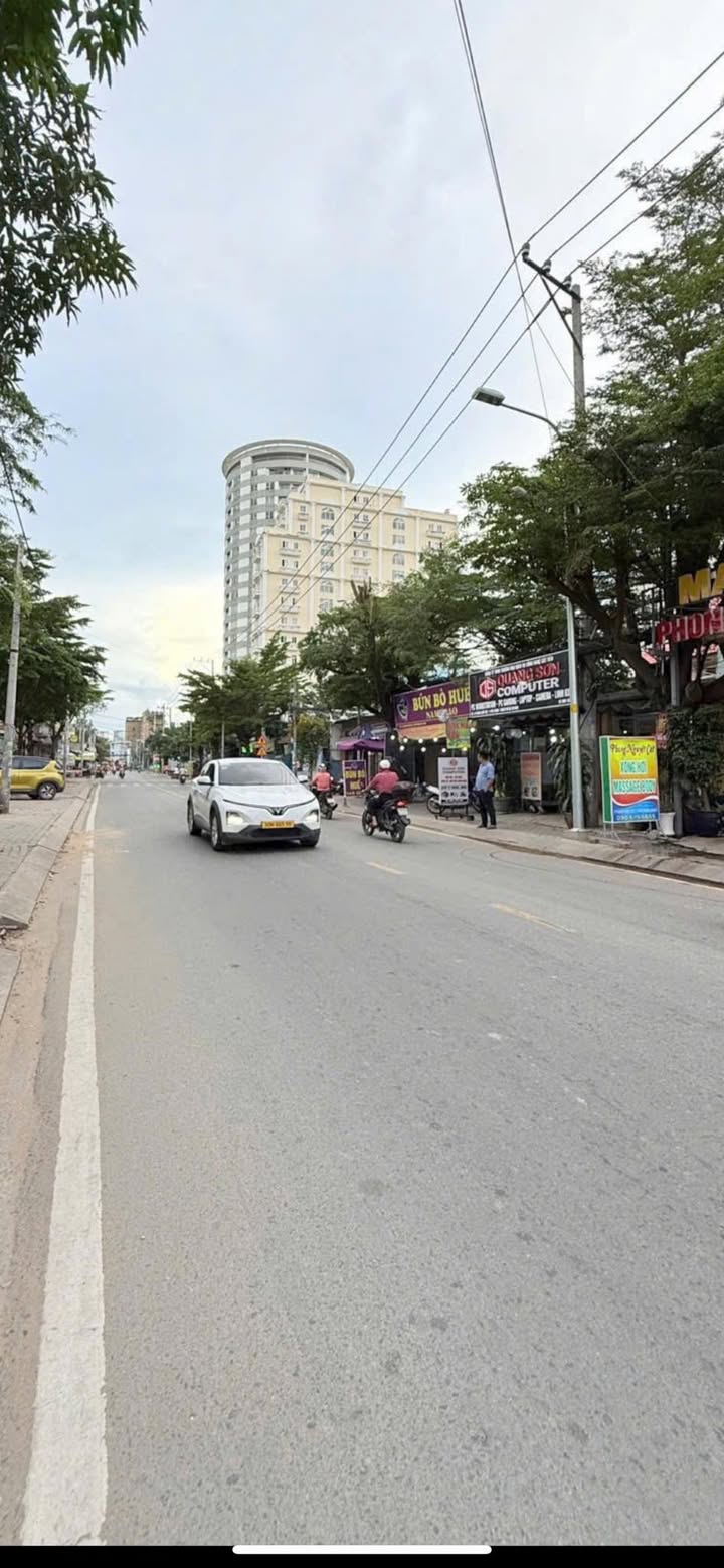 Bán nhà mặt tiền Lê Văn Lương, Quận 7, 116m² giá chỉ 27 tỷ - Đầu tư sinh lời ngay!