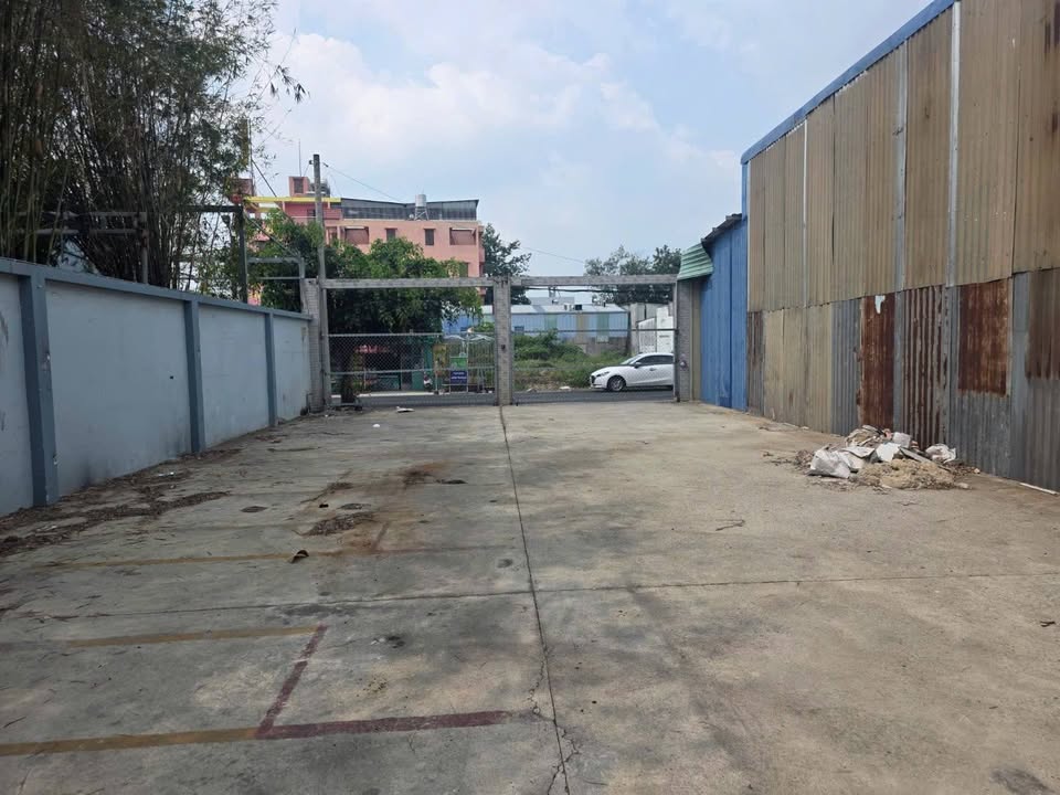 Nhà bán hoặc cho thuê đường 12A, huyện Củ Chi, 400m² - Giá chỉ 7.5 tỷ thương lượng!