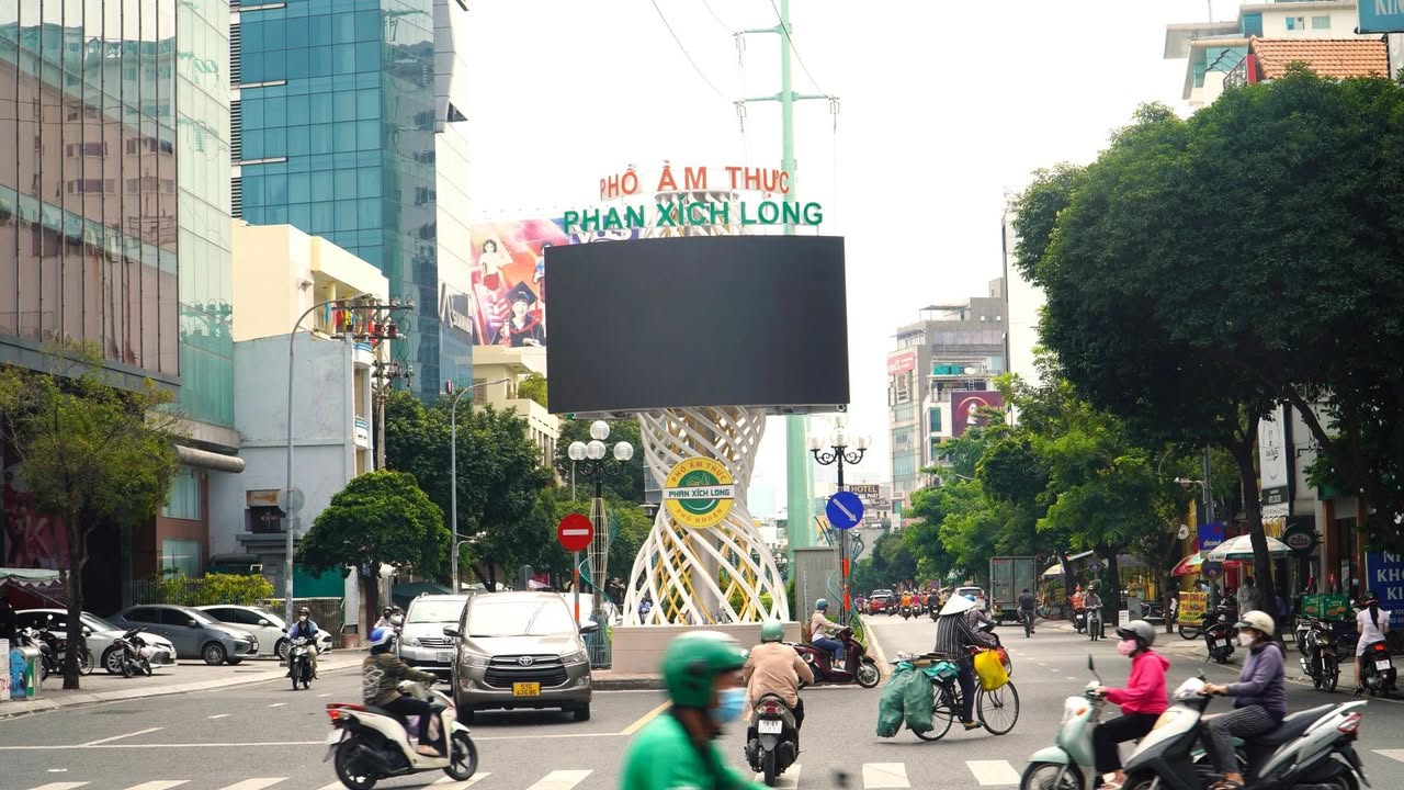 FrontHouse Phan Xích Long 137m² giá 50 tỷ - Mặt tiền kinh doanh đắc địa!