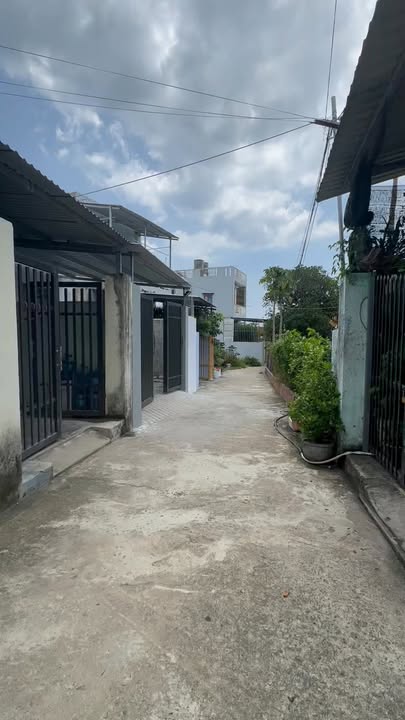 Nhà nguyên căn cho thuê tại Liên Trì 2, Bình Kiến 100m² giá chỉ 2 triệu/tháng - An ninh, yên tĩnh!