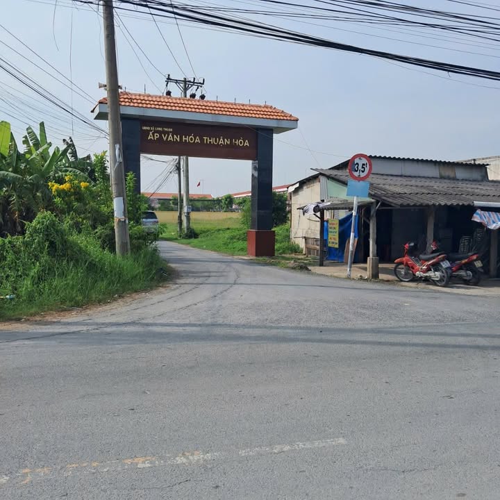 Đất nền Gò Công 308m² giá 1.55 tỷ - Đường thông, khu dân cư đông đúc!