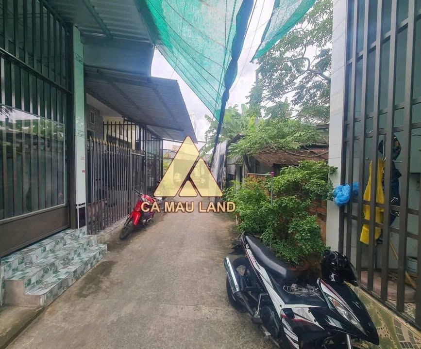 Nhà cấp 4 2 mặt tiền hẻm gần Nguyễn Tất Thành, Cà Mau 92m² giá 1 tỷ - Đầu tư sinh lời ngay!