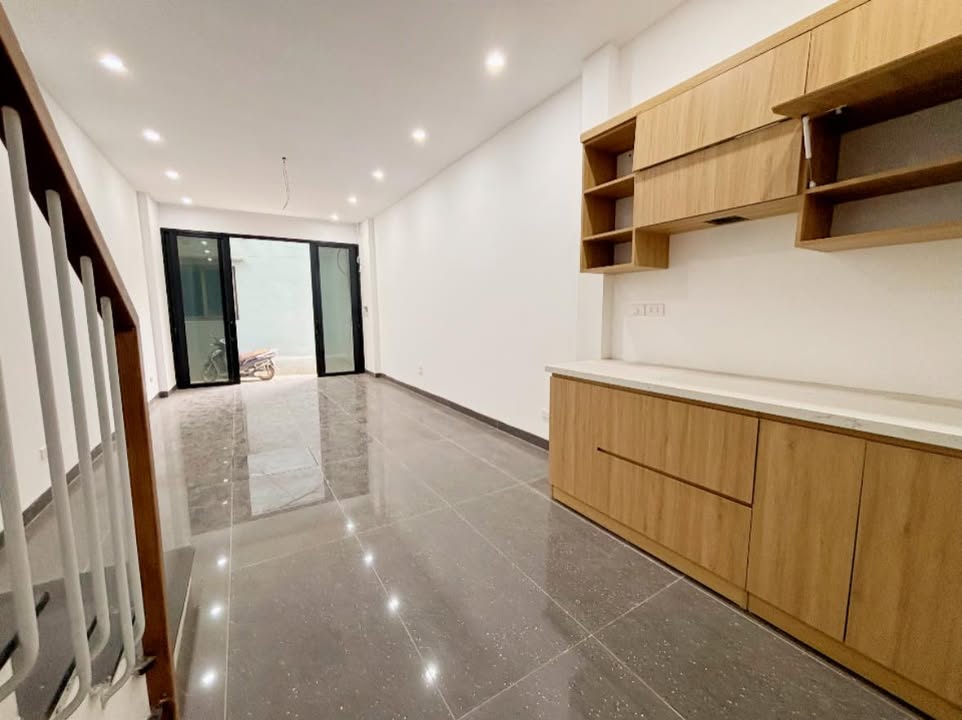 Nhà 4 tầng Đê Đông La 32m² giá 4 tỷ - Vị trí thuận tiện gần ĐH Phenikaa!