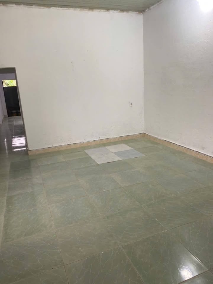 Nhà cấp 4 Quảng Ngọc, Quảng Xương 95m² giá 1 tỷ - Ô tô đậu trước nhà!